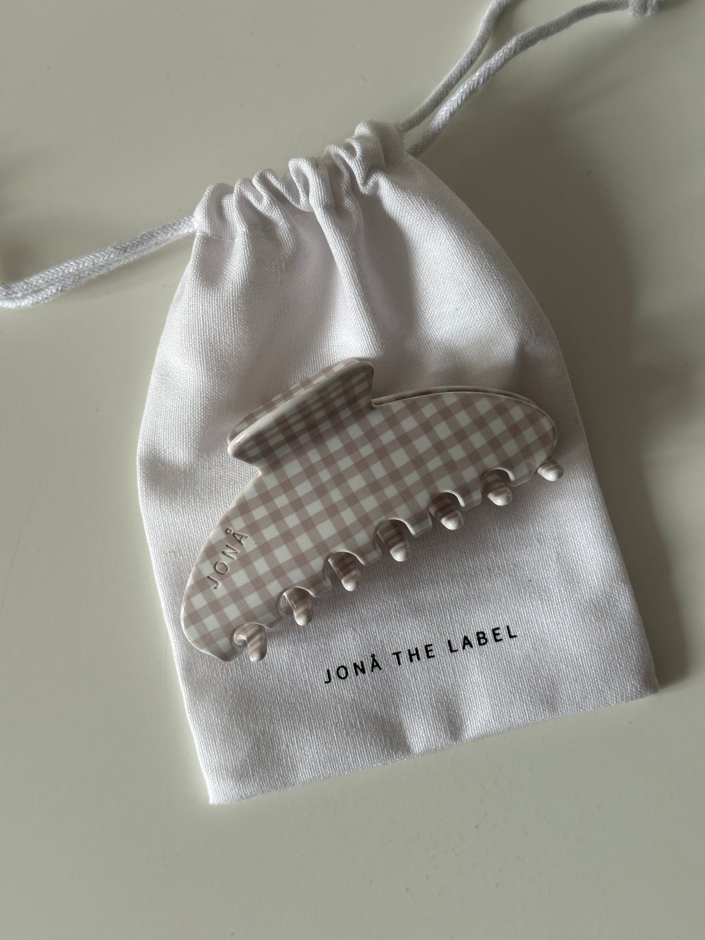 beige gingham