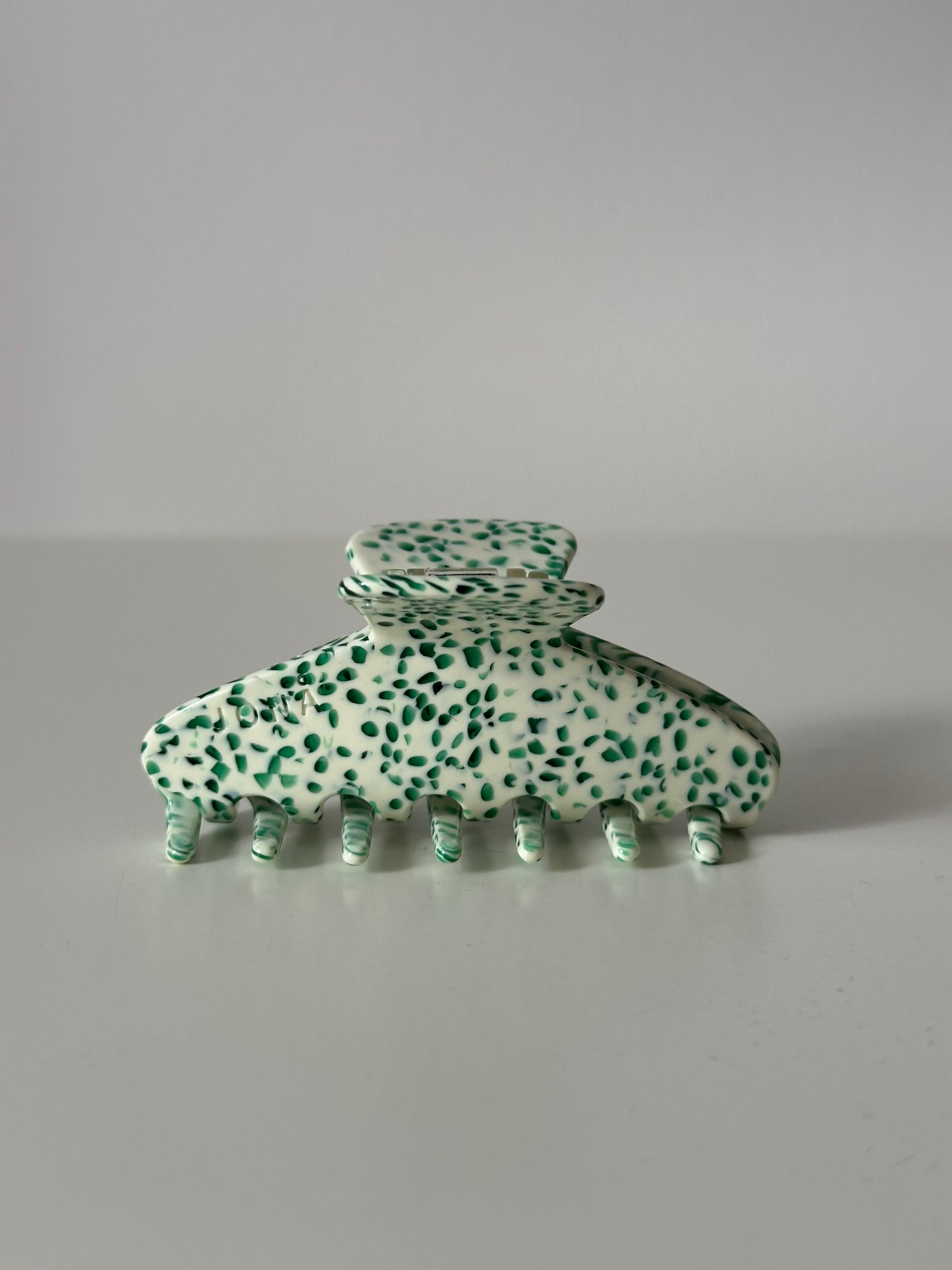 pebble green