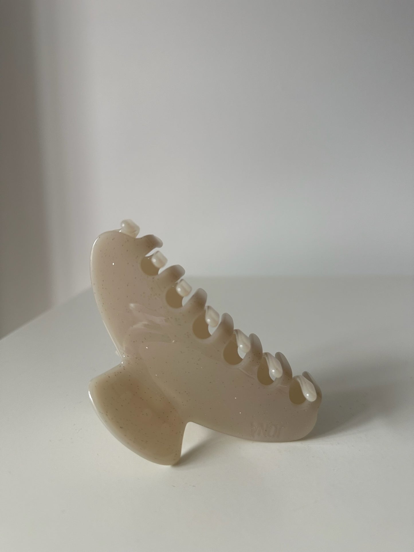 MATILDA CLIP in golden glitter