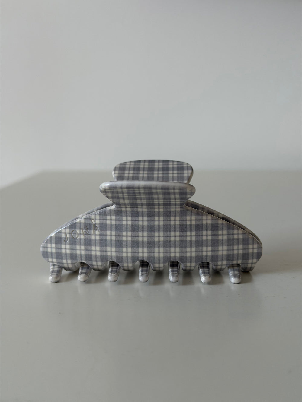 LINE CLIP in grey plaid