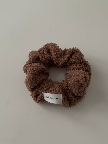 EVERYDAY SCRUNCHIE brown teddy