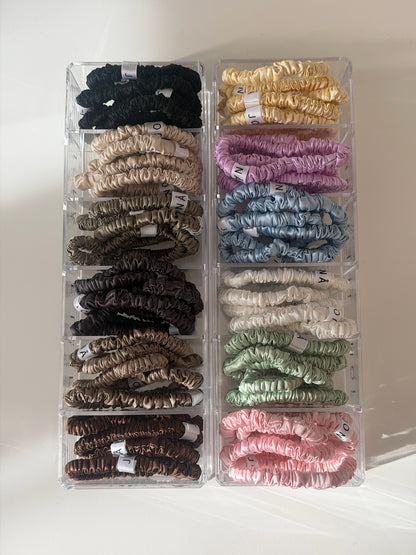 ESSENTIAL SILK SCRUNCHIES