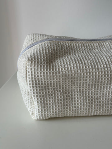 WAFFLE MAKE-UP BAG