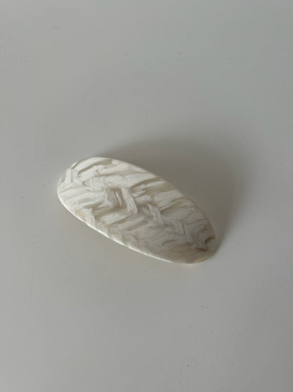 BARRETTE CLIP in beige swirl