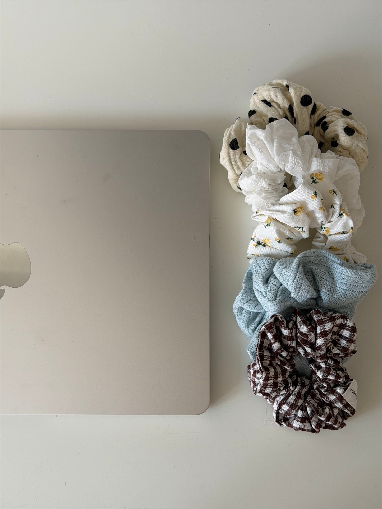EVERYDAY SCRUNCHIES