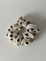 EVERYDAY SCRUNCHIE polka dots
