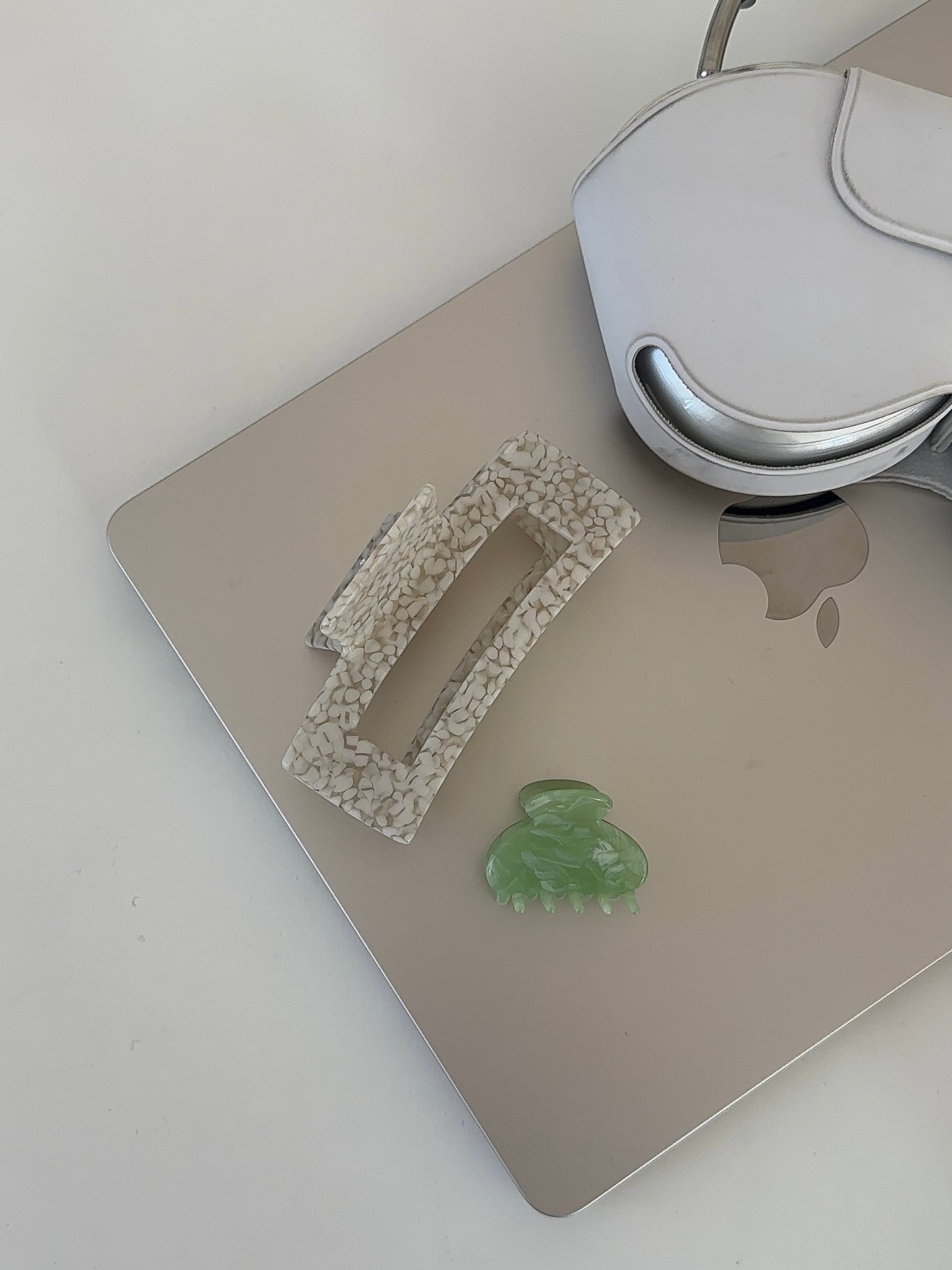 apple green