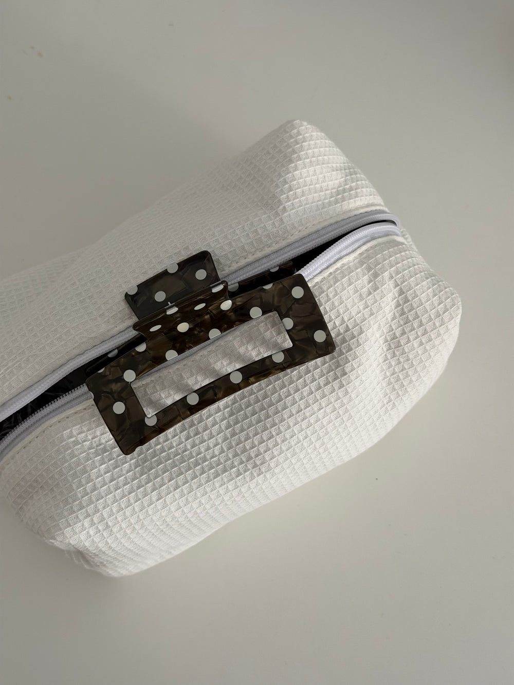 MILA CLIP in choco polka dots