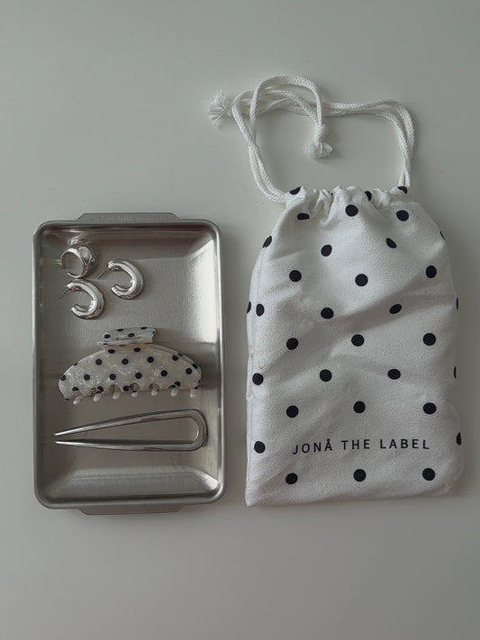 SILVER & DOTS EDIT