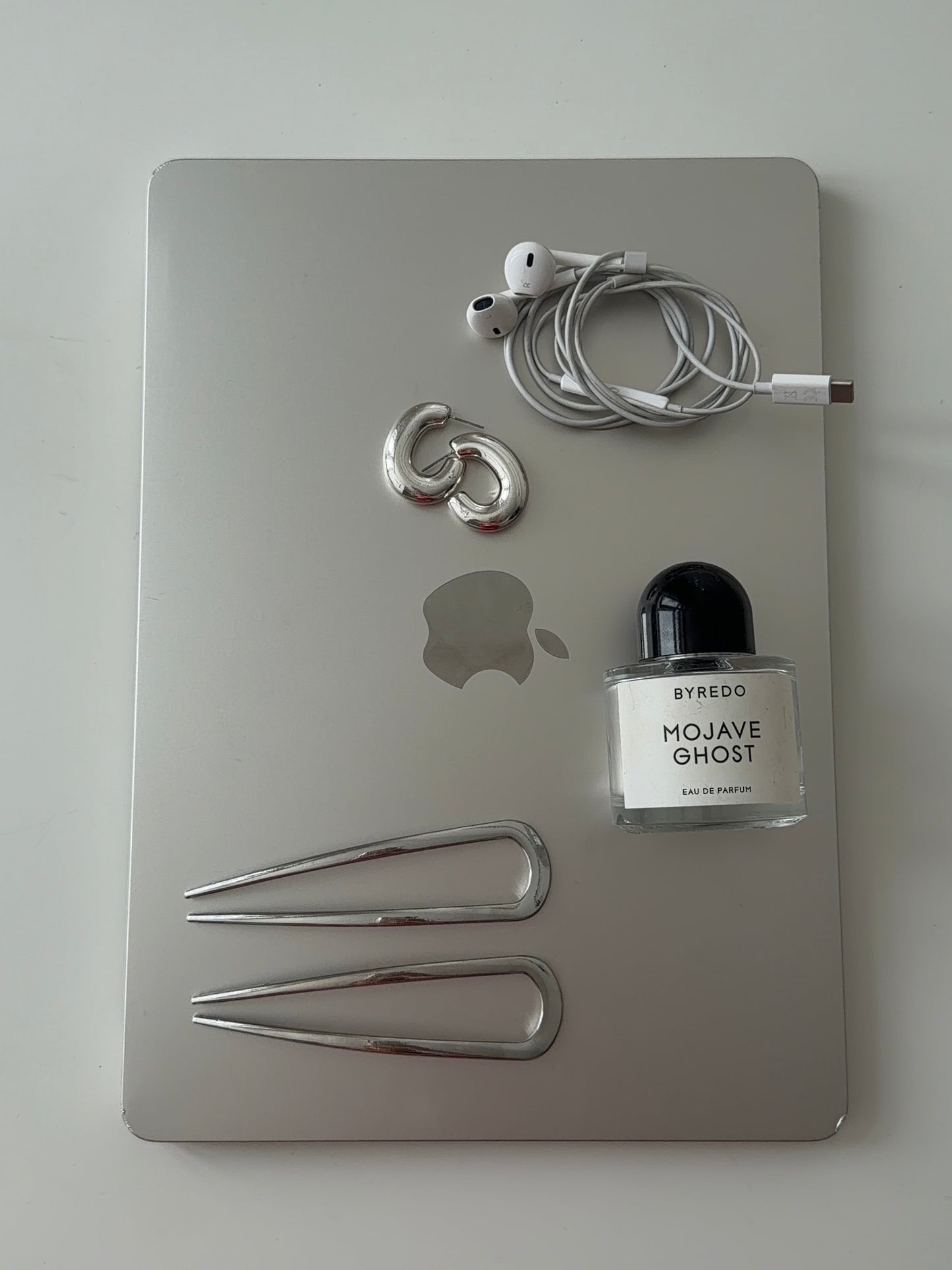U-Pin in shiny silver