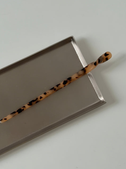 TWISTED HAIRPIN TORTOISE