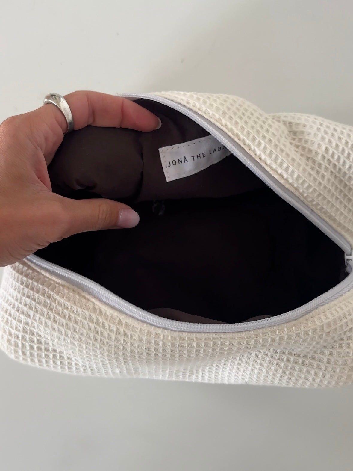 WAFFLE MAKE-UP BAG