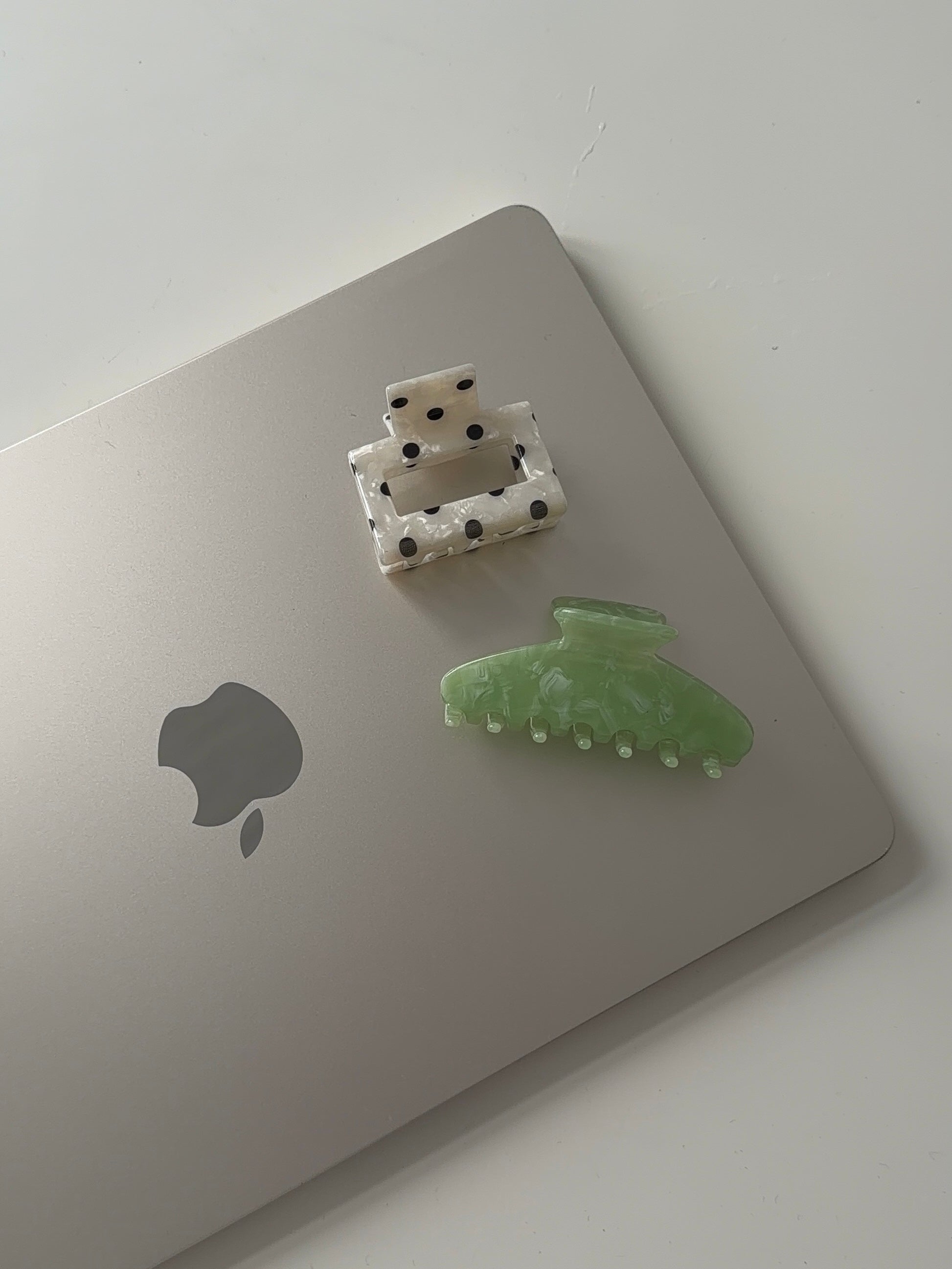 apple green